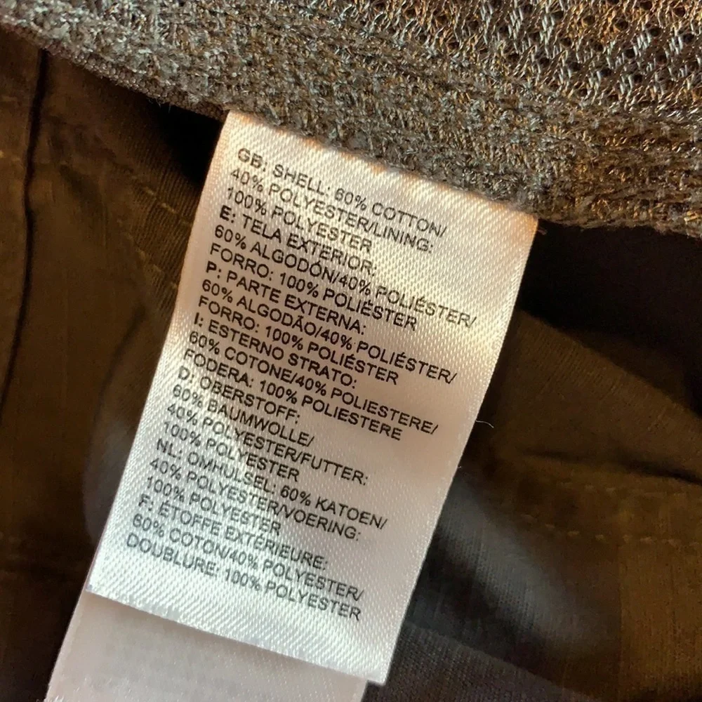 North Face gray plaid cargo shorts Size 40